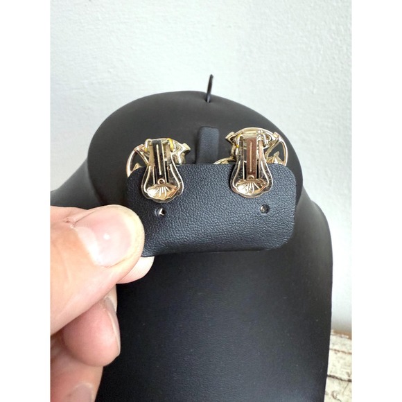 1950s Opaque White Marquise-Cut‎ Necklace & Clip-On Earrings Bridal Wedding Set - Picture 5 of 9